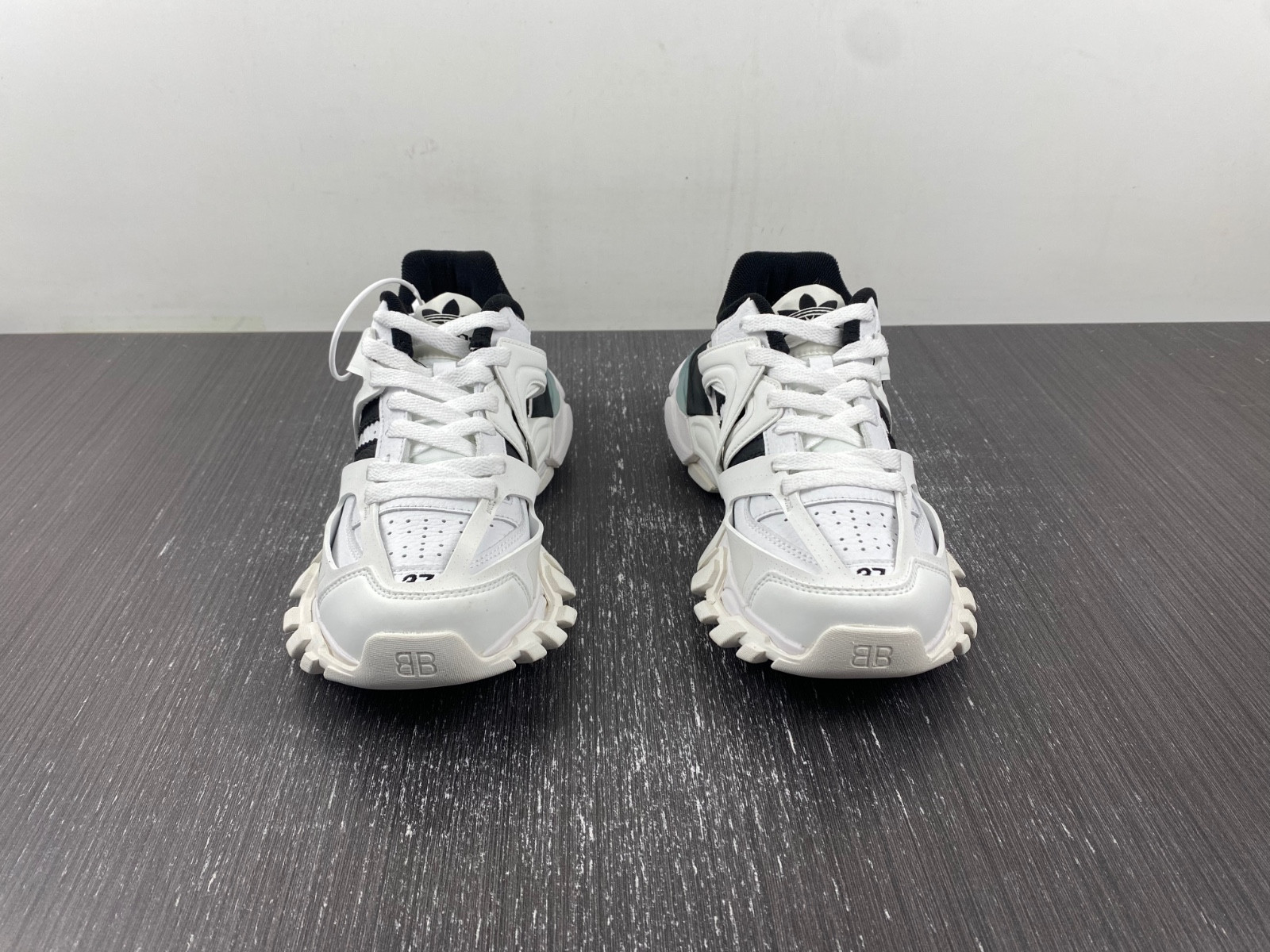 bc track sneaker