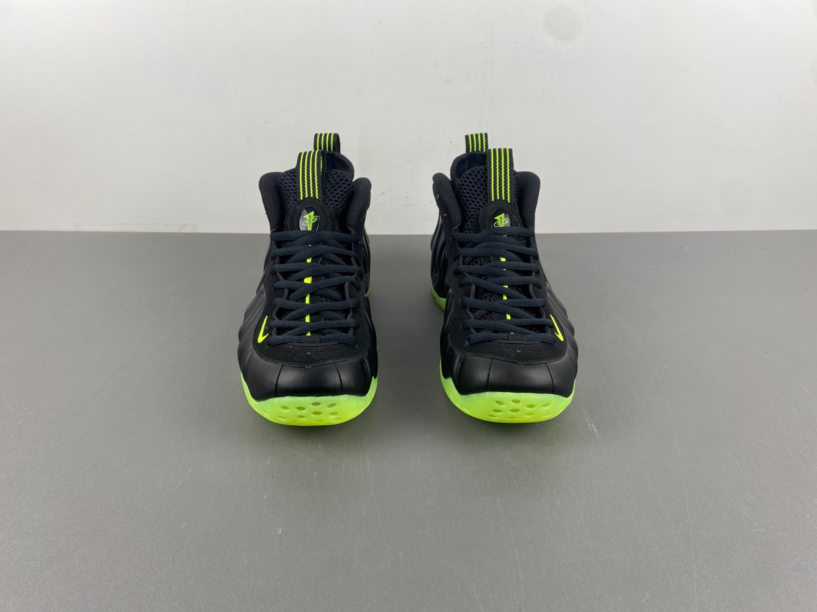 Nike Air Foamposite One Black Volt HF2902-001