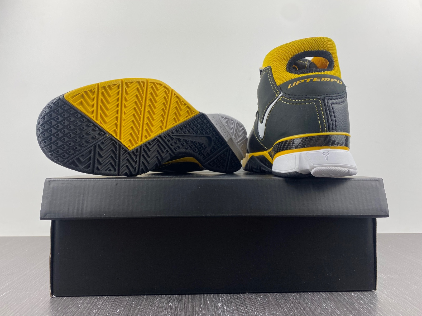 nike zoom kobe 1 protro 