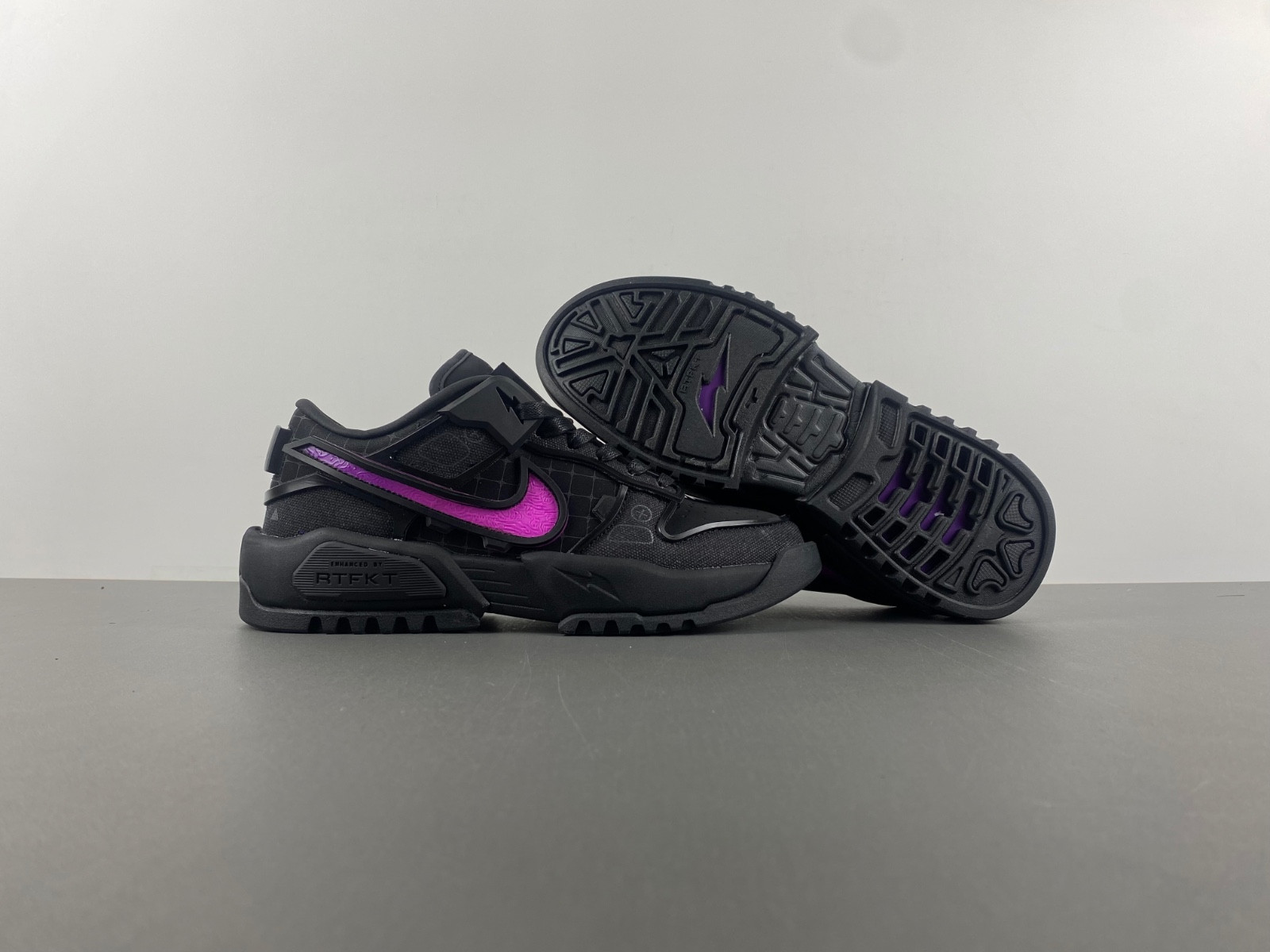 RTFKT x Dunk Genesis ''Void'' HM4465-001