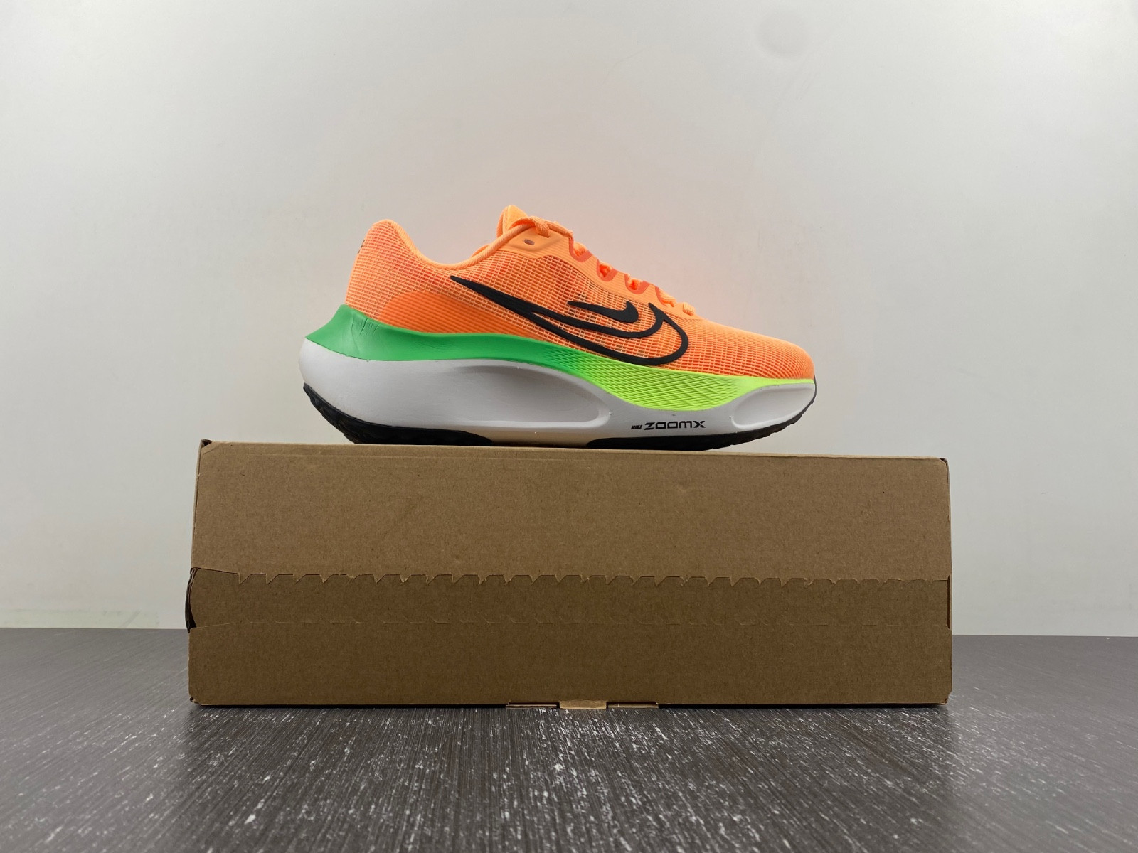nike zoom fly 5 total orange ghost green (women