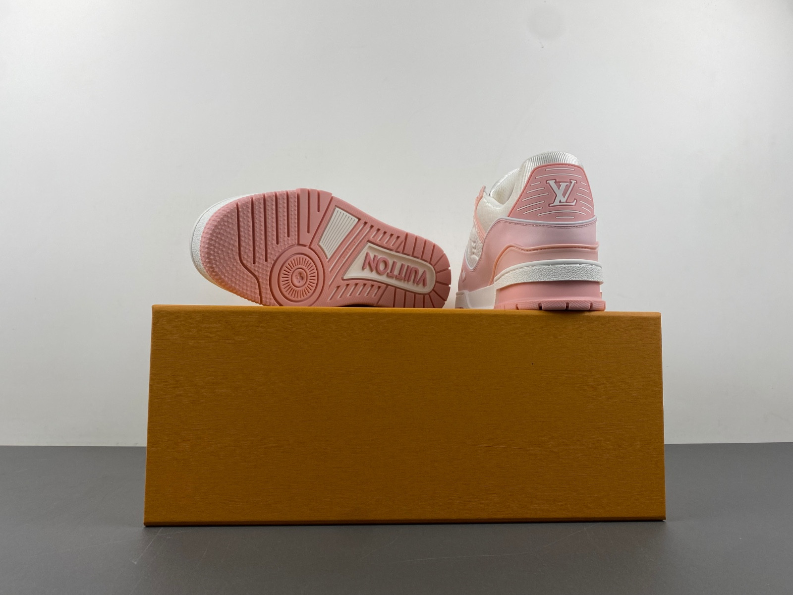 lvt sneakers