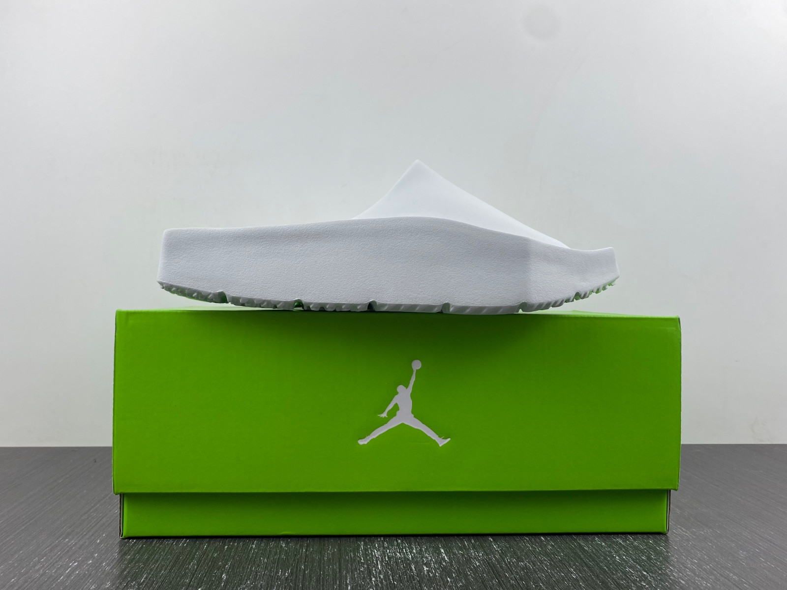 jordan hex mule arrives in “off white” dq8992-100