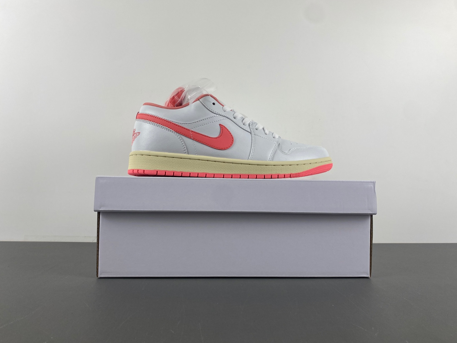 Air Jordan 1 Low "Pink Salt" DC0774-109