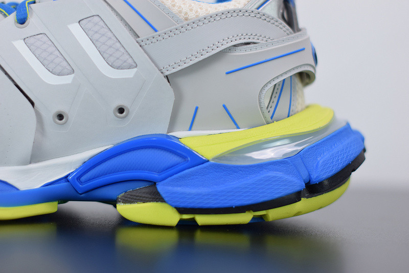 bc track sneaker