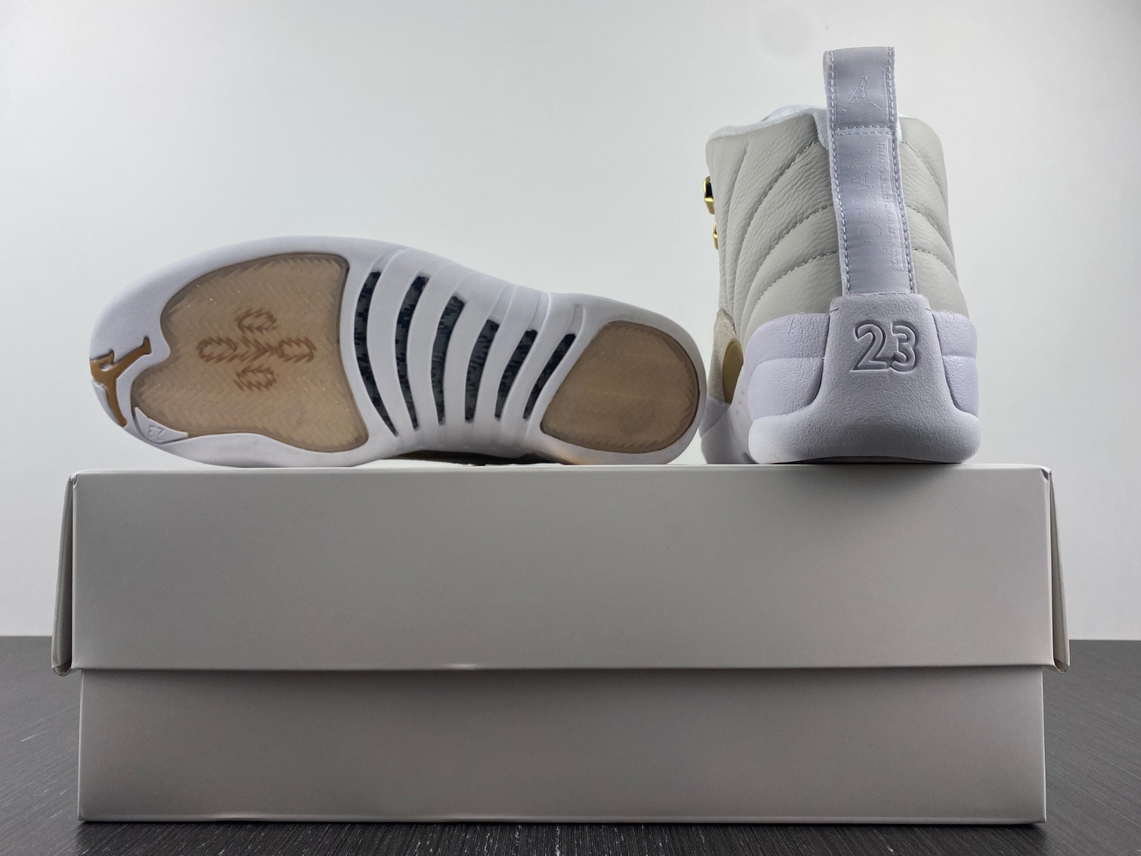 air jordan 12 retro ovo white 873864-102