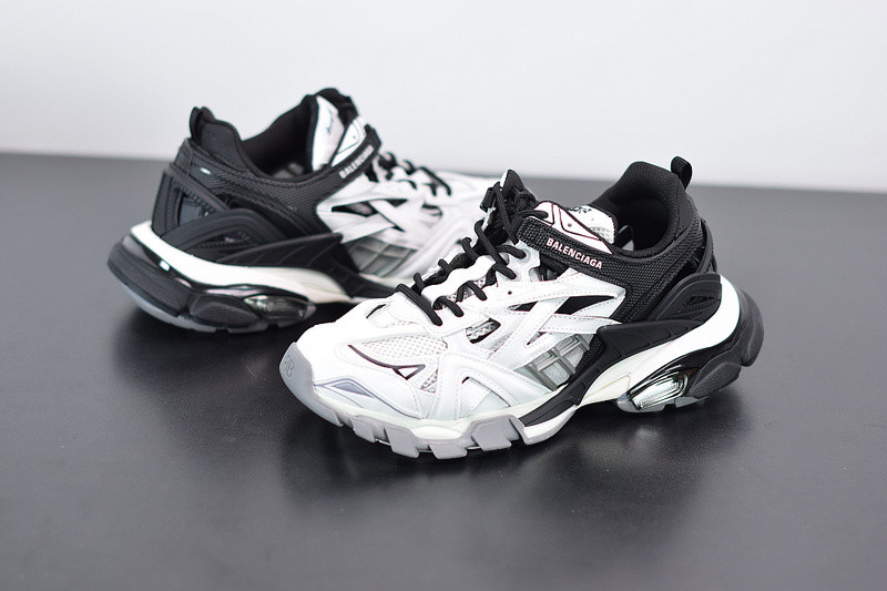 bc track sneaker