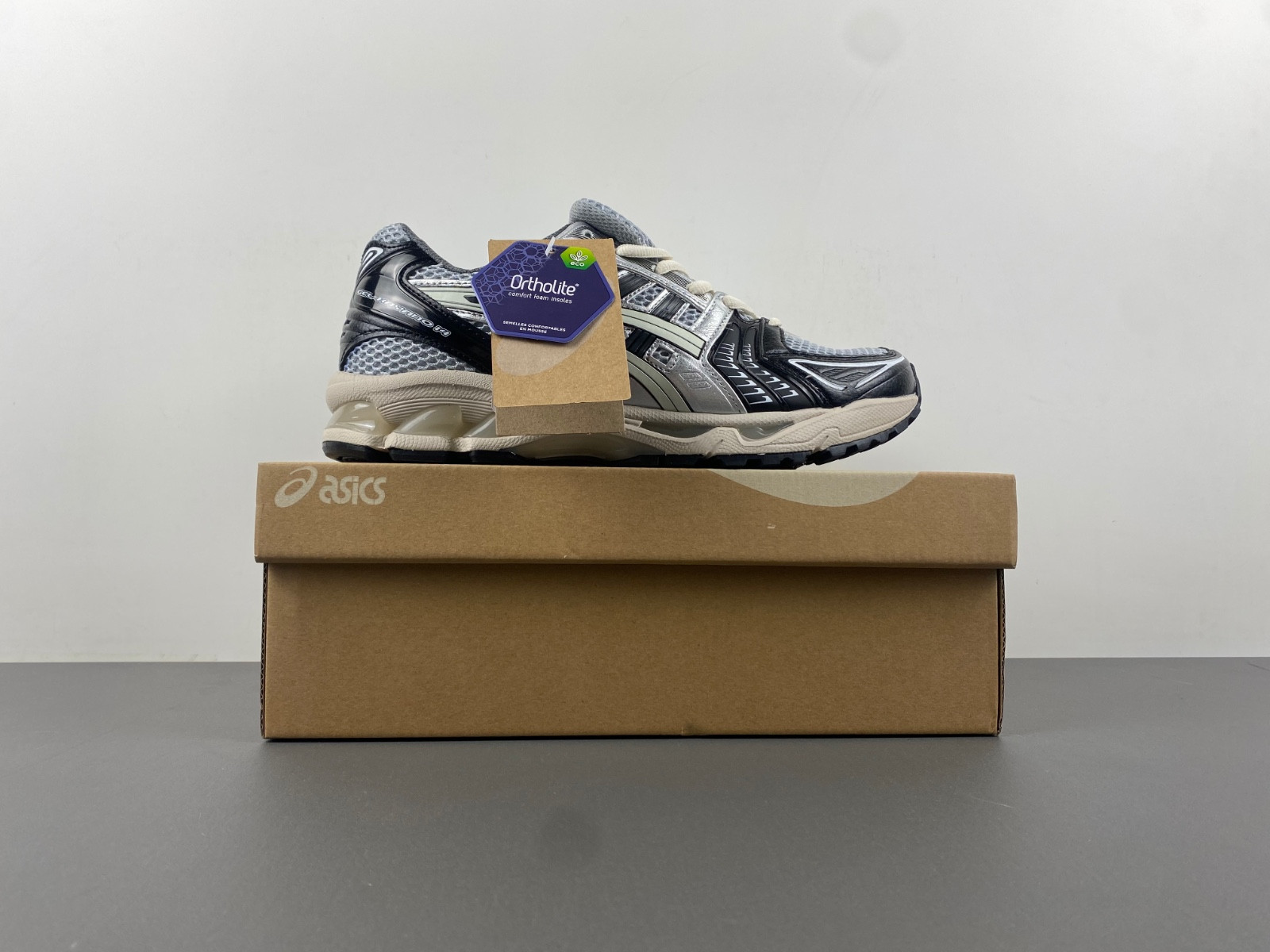 As*ic*s gel kayano 14 