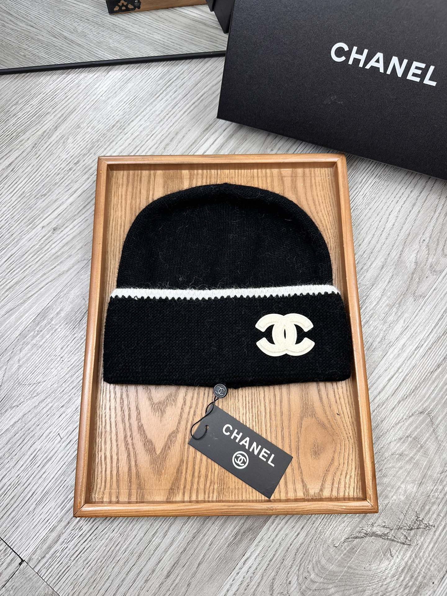 C hat