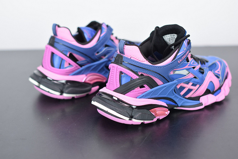 bc track sneaker