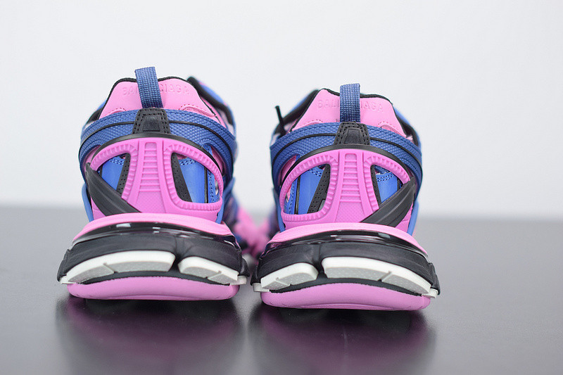 bc track sneaker
