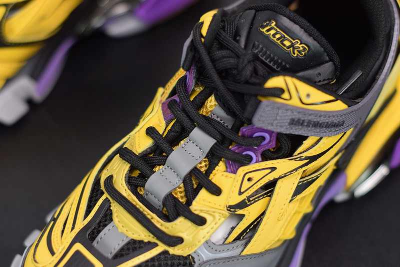 bc track sneaker