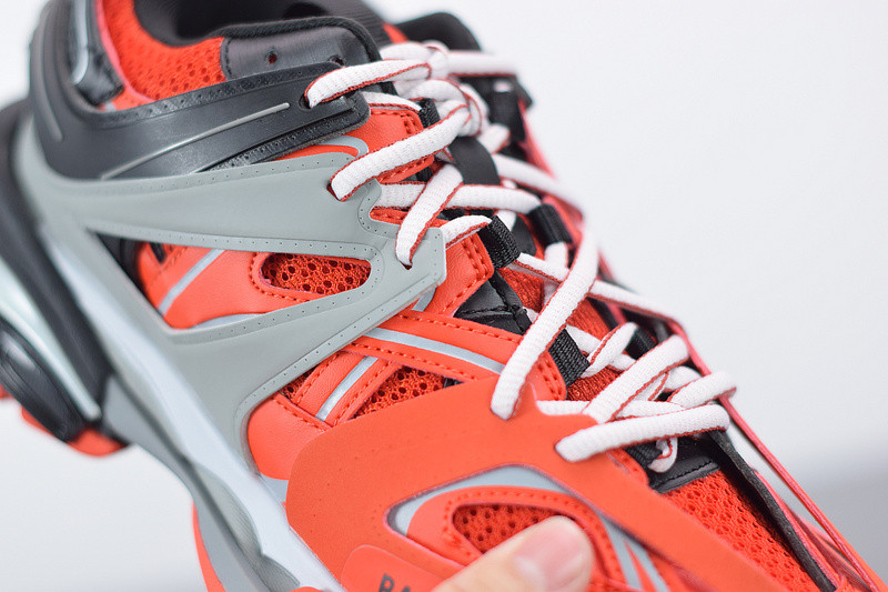 bc track sneaker