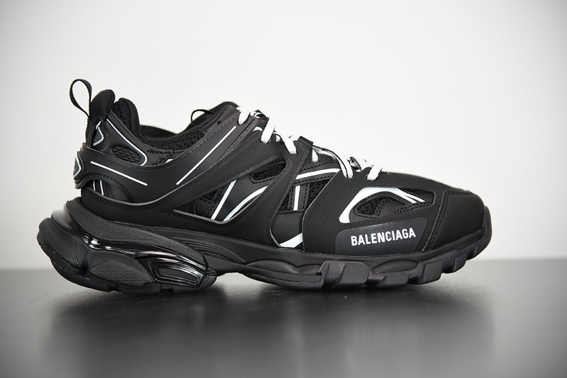 bc track sneaker