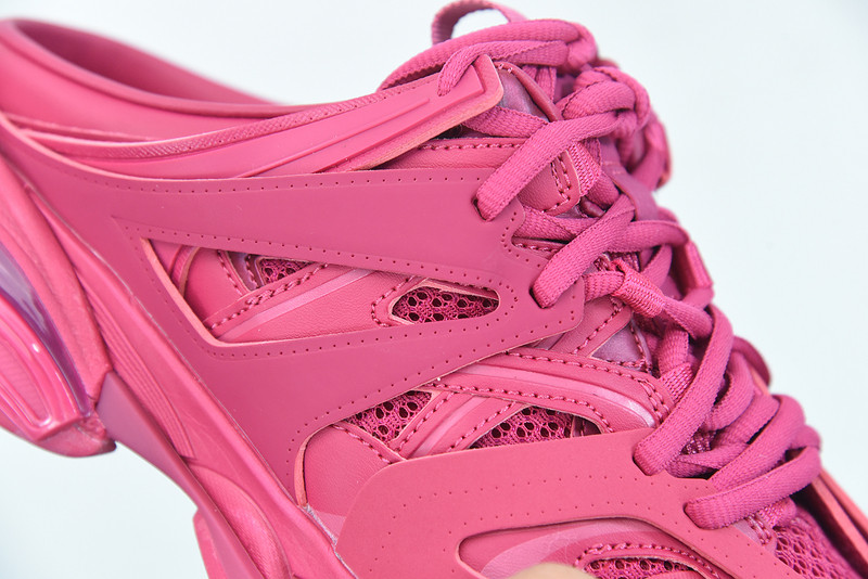 bc track sneaker