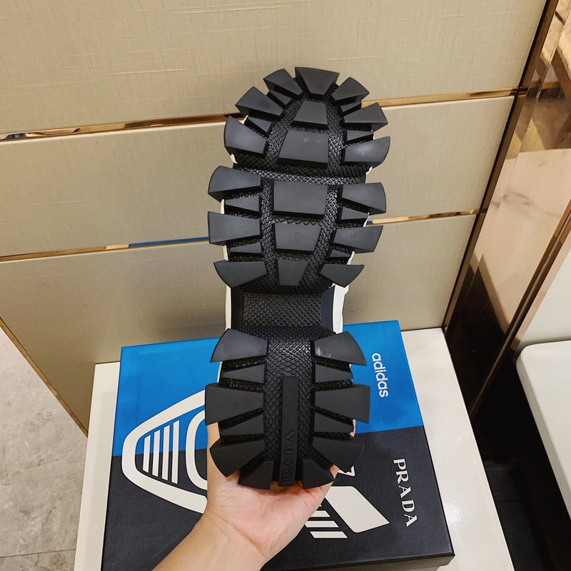 pr sneaker