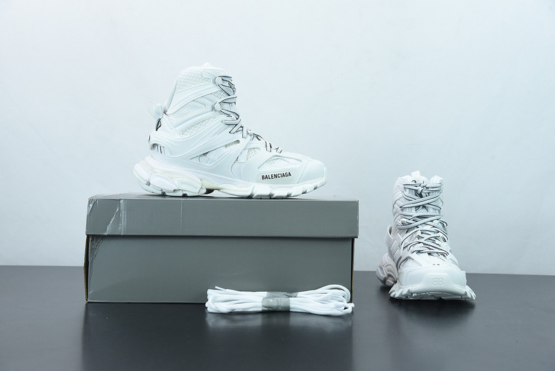 bc track sneaker