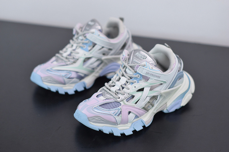 bc track sneaker