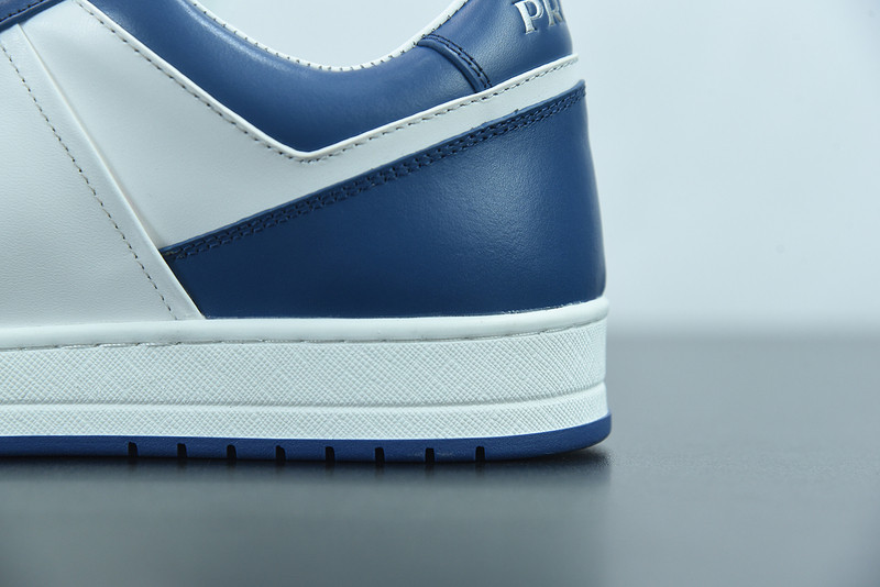 pr sneaker