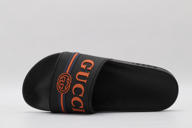 g*u*i sandals