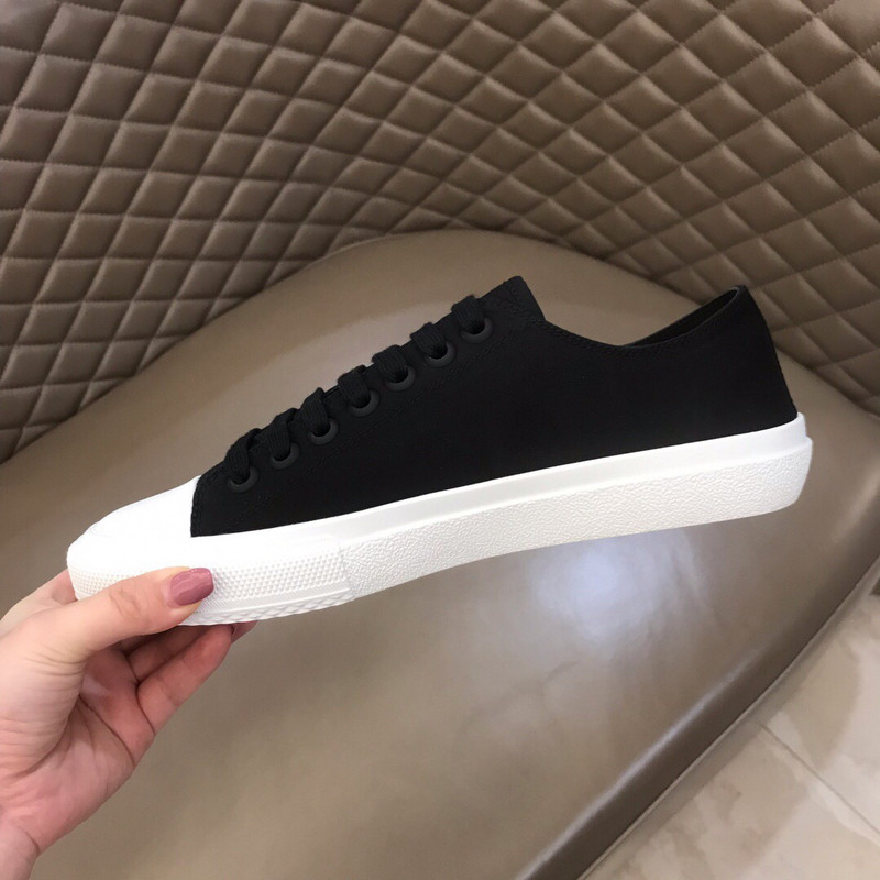B**rry sneaker