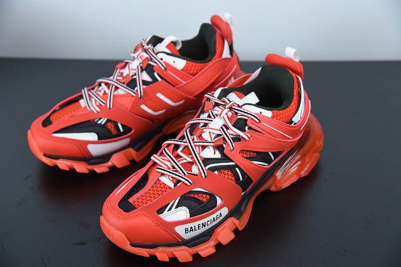 bc track sneaker