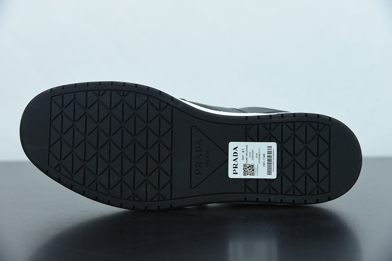 pr sneaker