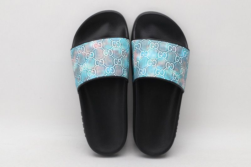 g*u*i sandals