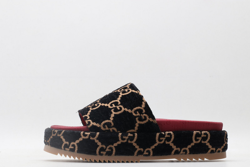 g*u*i sandals
