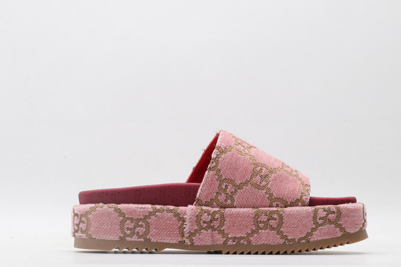 g*u*i sandals