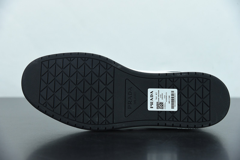 pr sneaker