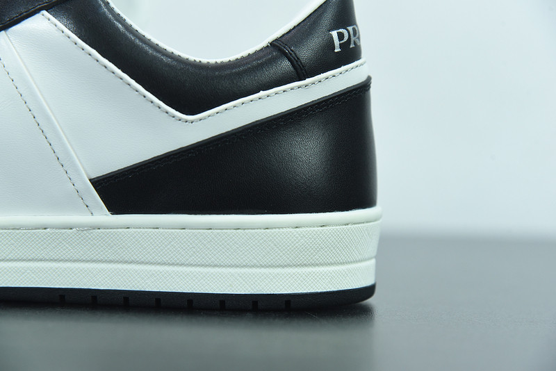 pr sneaker