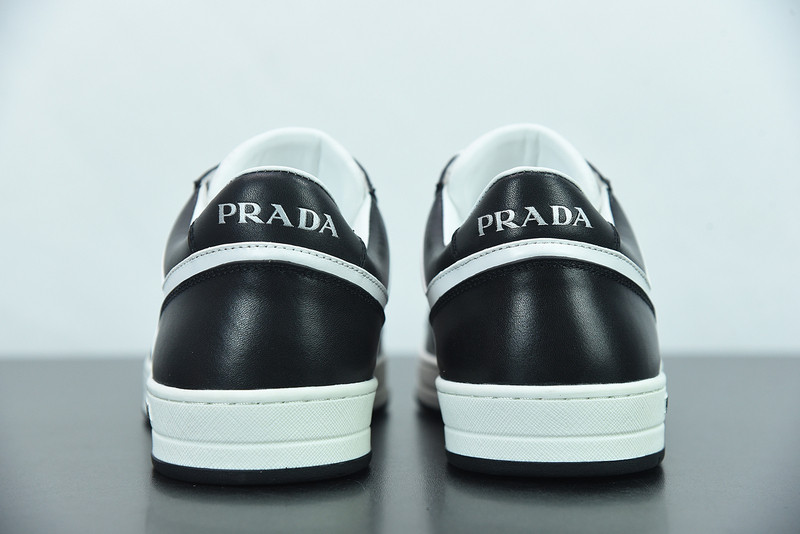 pr sneaker