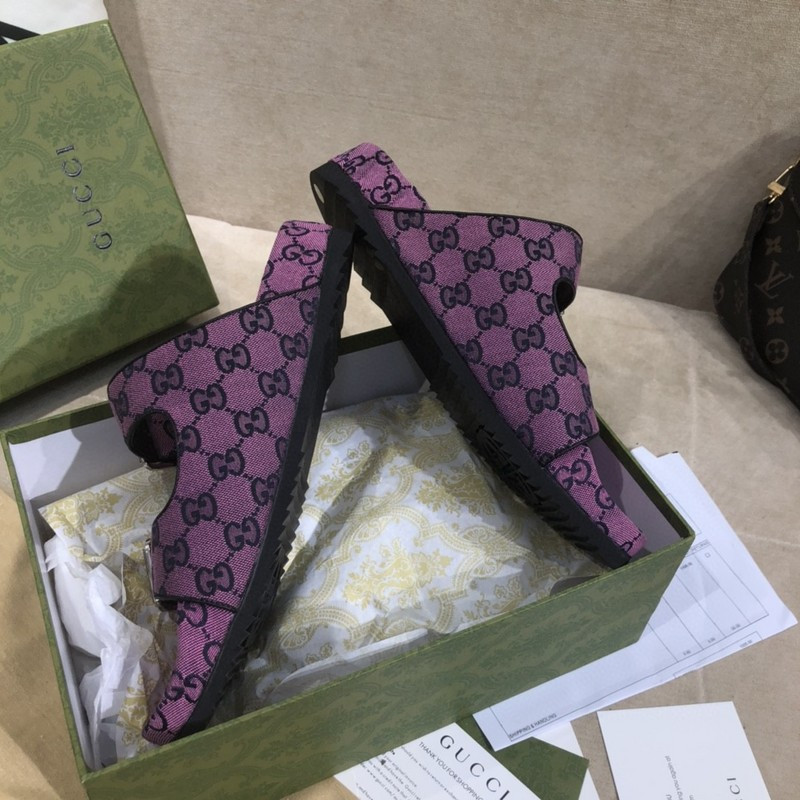 g*u*i sandals