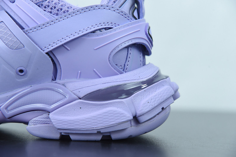 bc track sneaker