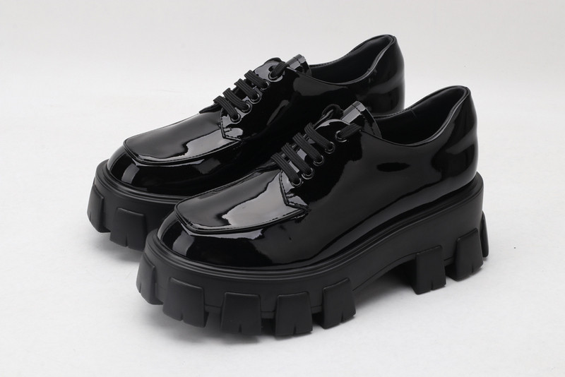 pr sneaker