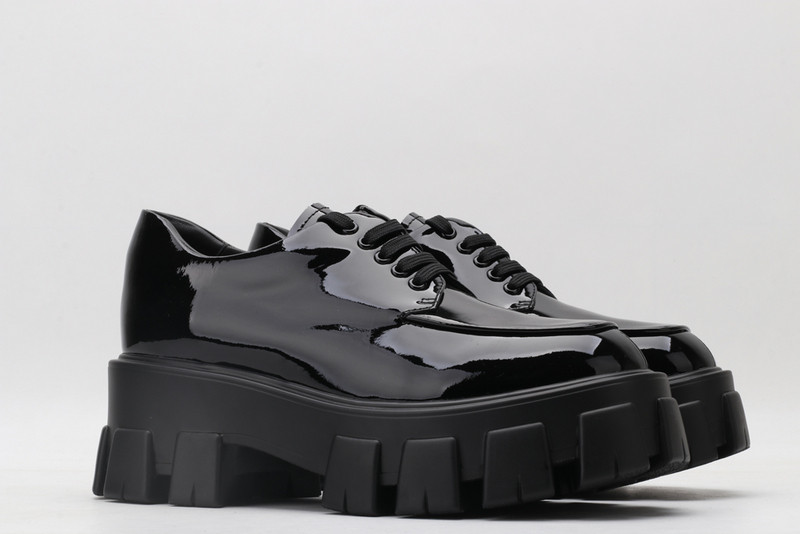 pr sneaker