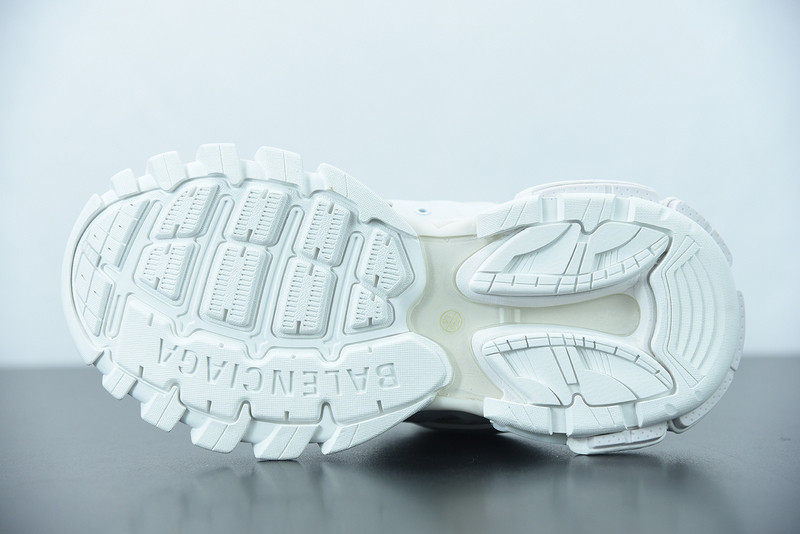 bc track sneaker