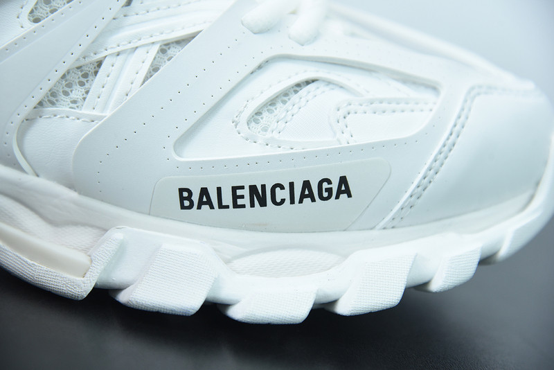 bc track sneaker