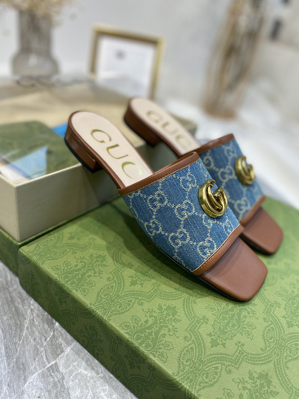 g*u*i sandals