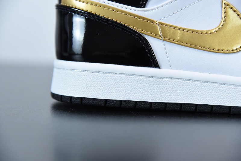 air jordan 1 mid patent 