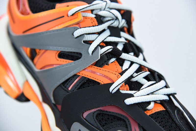 bc track sneaker