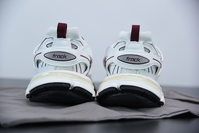 bc track sneaker