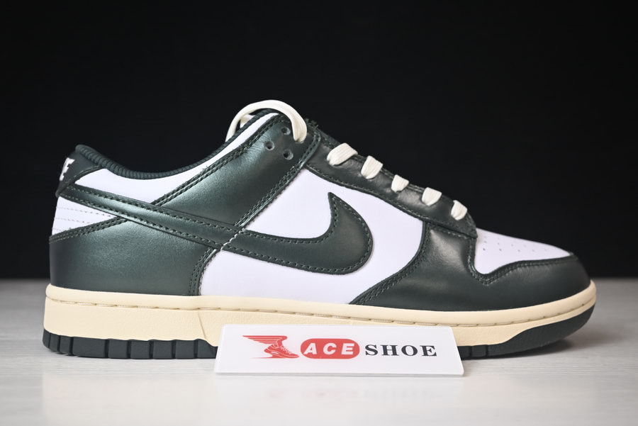 nike sb dunk low “vintage green” dq8580-100