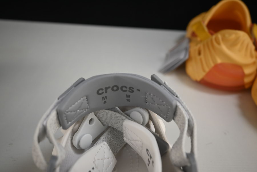Cr*0*s pollex clog by salehe bembury spackle almost white