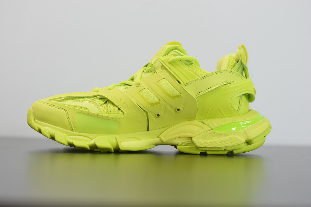 bc track sneaker