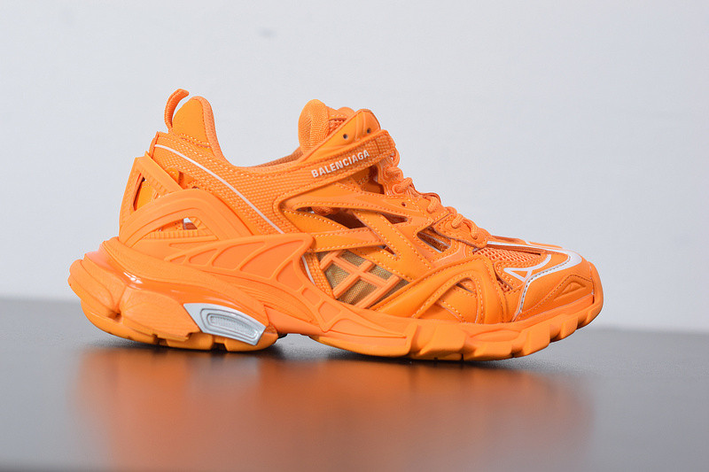 bc track sneaker