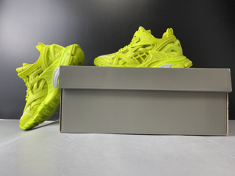 bc track sneaker