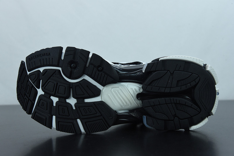 Ba*len*cia*ga runner sneaker