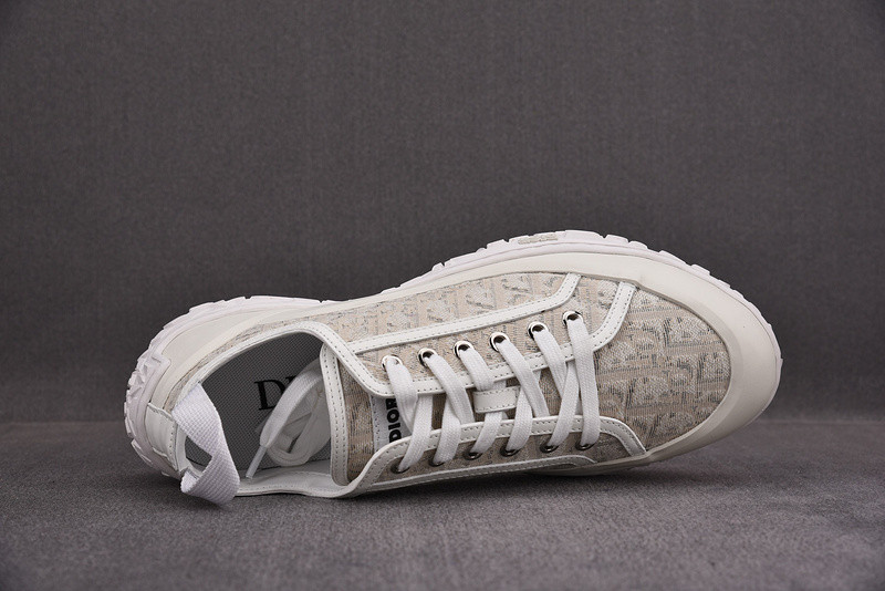 dio* sneaker
